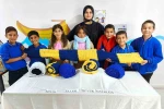 Öğrenciler kendi atkılarını örerek kışa hazırlanıyor