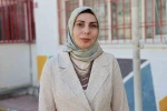 Öğrenciler ve öğretmenler okul duvarını sanatsal şekilde boyadı
