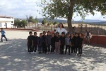 Öğretmen, çocuklara eşekle okuma yazmayı sevdirdi