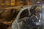 Okmeydanı’nda ticari takside yangın: Yolcular son anda tahliye edildi