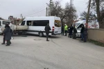 Okul servisinin belediye aracı ile çarpışmasıyla 5 kişi yaralandı