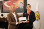 Olurlu genç pehlivana Başkan Ergün’den tam destek