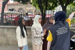 On binlerce turiste hizmet verdiler