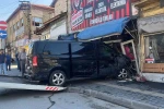Önce park halindeki araçları biçti, sonra iş yerine daldı