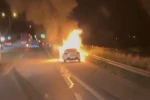 Osmaniye’de otoyolda seyir halindeki otomobil alev aldı