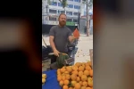 Osmaniye’de pazarcının "Vekaletli karpuz kesimi" gülümsetti