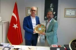 Osmanlı’dan günümüze ulaşan Ahi sancağı Türkiye ile Kosova’yı buluşturdu