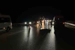 Otobanda yolun karşısına geçerken tır çarpan şahıs hayatını kaybetti