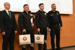 Otogarda uyuşturucu sevkiyatını engelleyen güvenlik personeline plaket