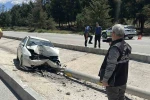 Otomobil elektrik direğine çarptı: 1 yaralı