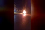 Otomobil gece yarısı alevlere teslim oldu, kullanılamaz hale geldi 