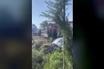 Otomobil menfeze uçtu: Anne ile kızı hayatını kaybetti, sürücü yaralandı
