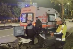 Otomobil sürücüsü motosiklete çarpıp kaçtı