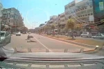Otomobile arkadan çarpıp havada taklalar attılar: 1’i ağır 2 yaralı