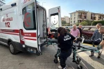 Otomobile çarpmamak için manevra yapınca bisikletten düştü 
