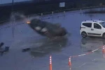 Otomobilin 60 metre boyunca defalarca takla attığı kaza kamerada