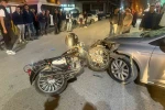 Otomobilin motosikletle çarpıştığı kaza güvenlik kamerasında