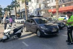 Otomobilin sağından geçmek isterken aynı yöne dönmek isteyen otomobile çarptı