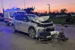 Otomobille çarpışan motosikletteki 2 kişi yaralandı