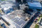 Oyuncak fabrikasındaki yangın dronla görüntülendi