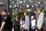 Özgür Özel CHP’nin Sarıyer’de bulunan parti binasına geldi