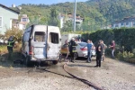 Park halinde alevlere teslim olan panelvan araç yandı