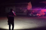Park halindeki kamyonetten düşen şahıs ağır yaralandı
