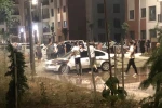 Park halindeki otomobil alev aldı