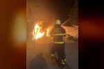 Park halindeki otomobil alevlere teslim oldu