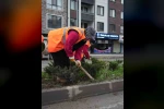 Park ve yeşil alanlarda peyzaj çalışmaları sürüyor