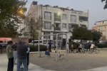 Parkta oyun oynayan çocuğa yorgun mermi isabet etti