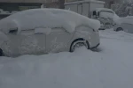 Patnos’ta baharı beklerken 40 santimetre kar yağdı