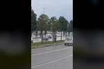 Pendik’te fırtına nedeniyle deniz suyu sahil yoluna vurdu