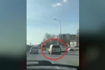 Peş peşe makas attı, trafiği tehlikeye düşürdü