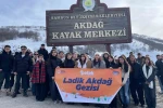 Petek gençle gençler Akdağ’ı keşfe doydu