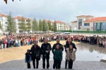 Polis abilerini çoşku ve sevinçle karşıladılar