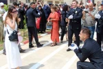 Polis yemin töreninin ardından sürpriz evlilik teklifi
