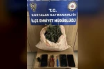 Polisin ’dur’ ihtarına uymayarak kaçan 3 kişinin üzerinden uyuşturucu çıktı