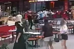 Polisten kaçan şüpheliyi tek yumrukla yere serdi
