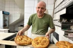 Ramazan pidelerini 180 derecede oruç tutarak yapıyorlar