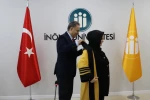 Rektör Akpolat unvanda yükselen akademisyenlere cübbelerini giydirdi