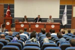 Rektör Kırışık: "Akademisyenlik bilgi aktarmanın ötesinde bir sorumluluktur"