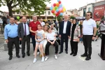Rengarenk balonlar DMD kas hastası Görkem Efe için gökyüzüne bırakıldı