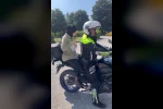 Şahin timleri sınava 1 dakika kala genç kızı yetiştirdi