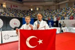 Sakaryalı sporcular Kocaeli’den madalyalar ile döndü