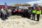 Sandıklı’da traktör sürücüleri reflektörün önemi konusunda bilgilendirildi