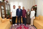 Şanlıurfa Valisi Hasan Şıldak eşi ile birlikte yaşlı bireylerle buluştu