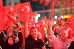 Şanlıurfa’da vatandaşlar meydanlara sığmadı