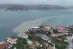 Sarıyer Baltalimanı sahilindeki kirlilik havadan görüntülendi