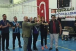 Şehit öğretmen anısına düzenlenen voleybol turnuvası sona erdi